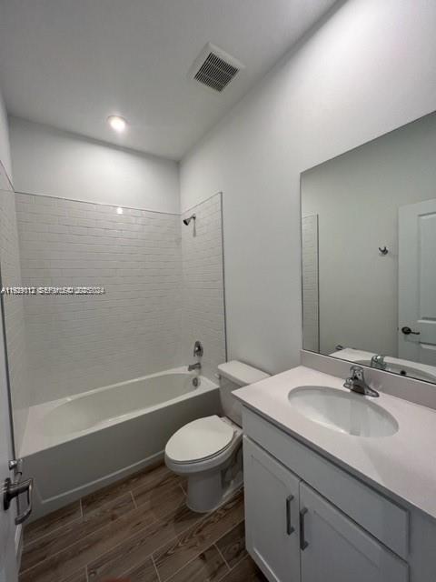 CADENCE PHASE B1 - Residential Lease