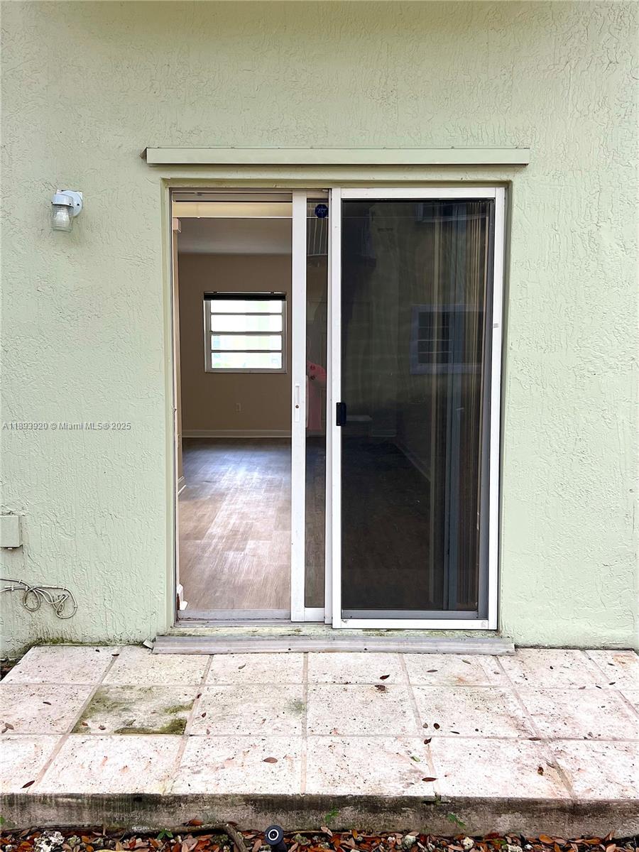 CARIBBEAN ISLES VILLAS CO - Residential Lease