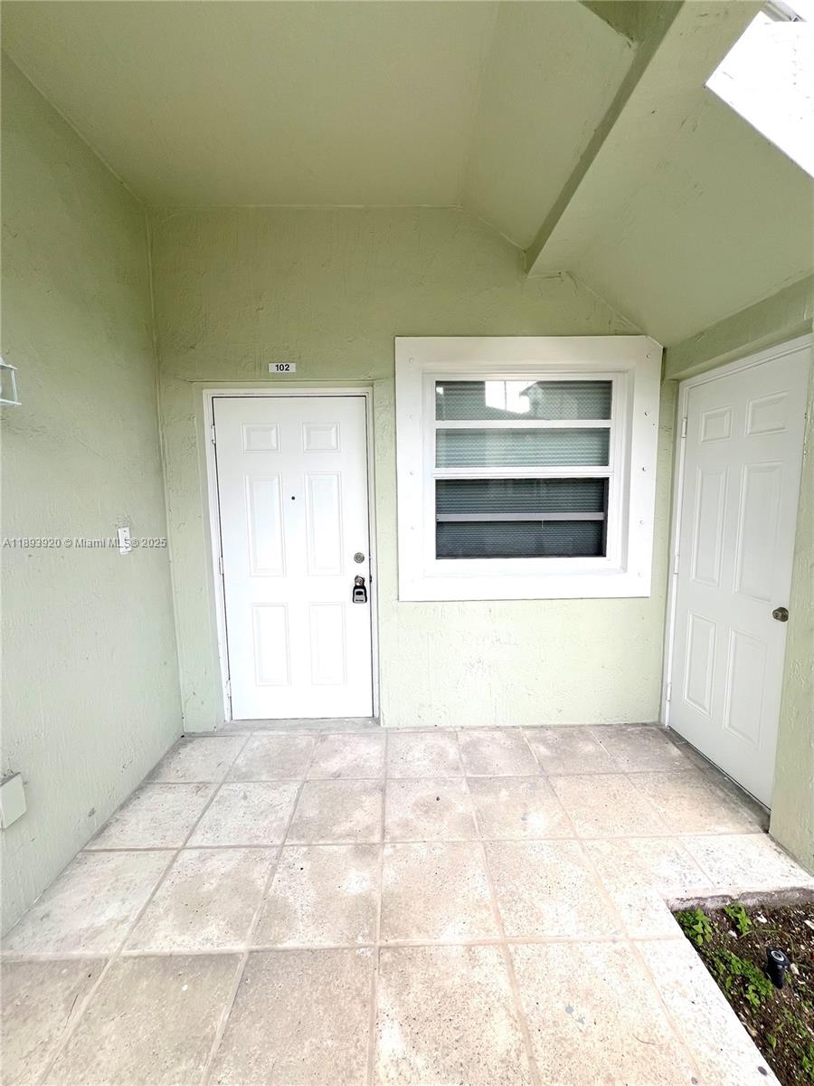 CARIBBEAN ISLES VILLAS CO - Residential Lease