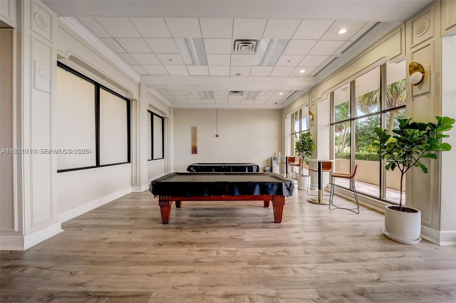 5600 CONDO - Residential