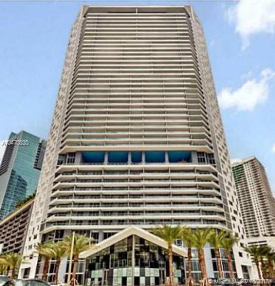 Beautiful 1/1 unit at Brickell House.