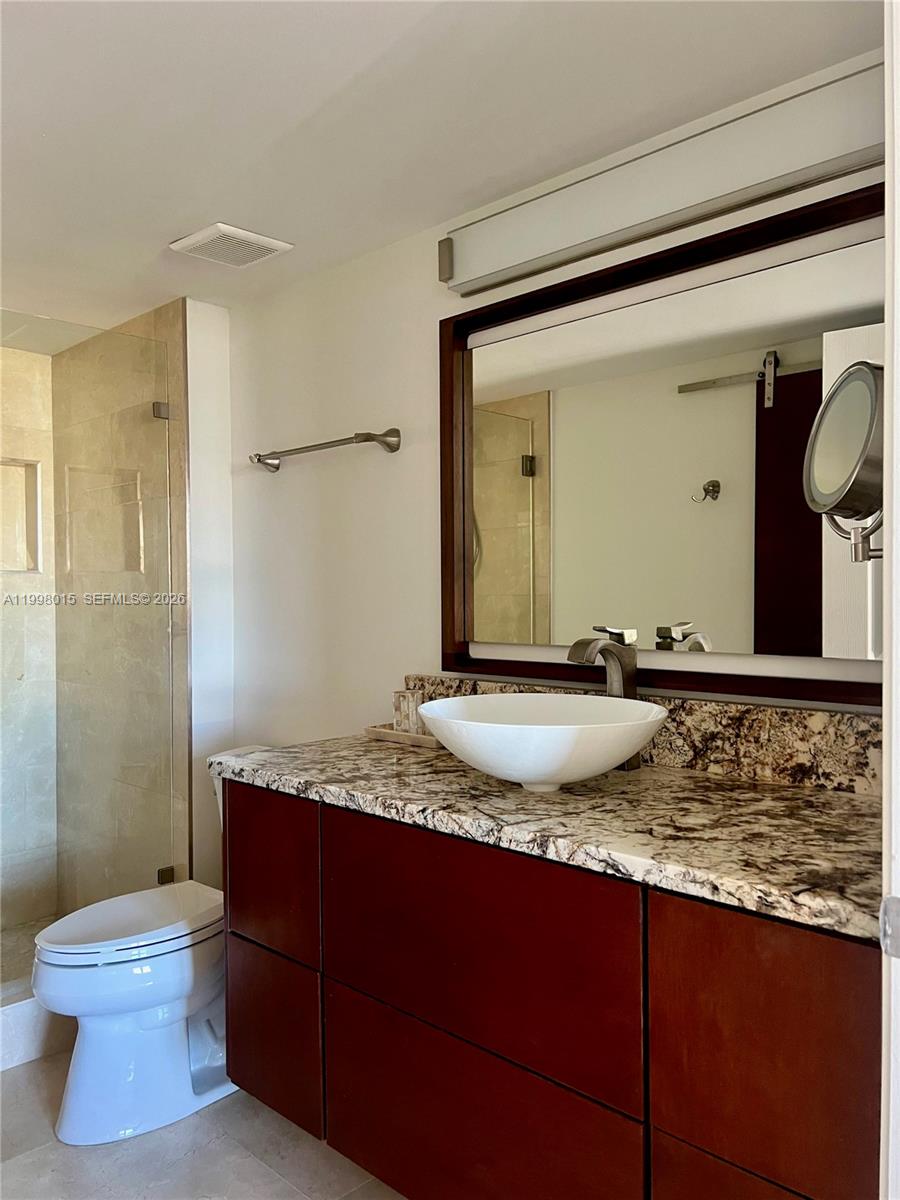 TOWER CONDO AT CITYPLACE - Residential Lease