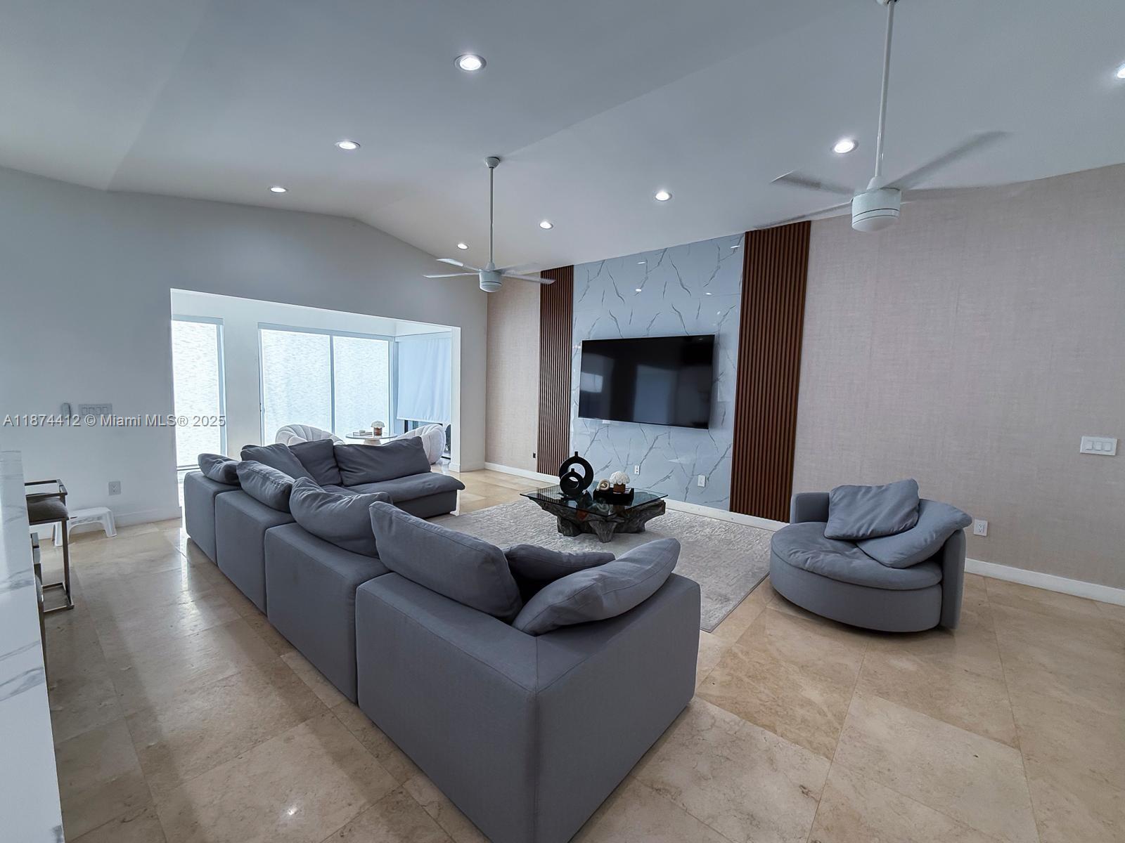 SWEETWATER ESTS SUB - Residential