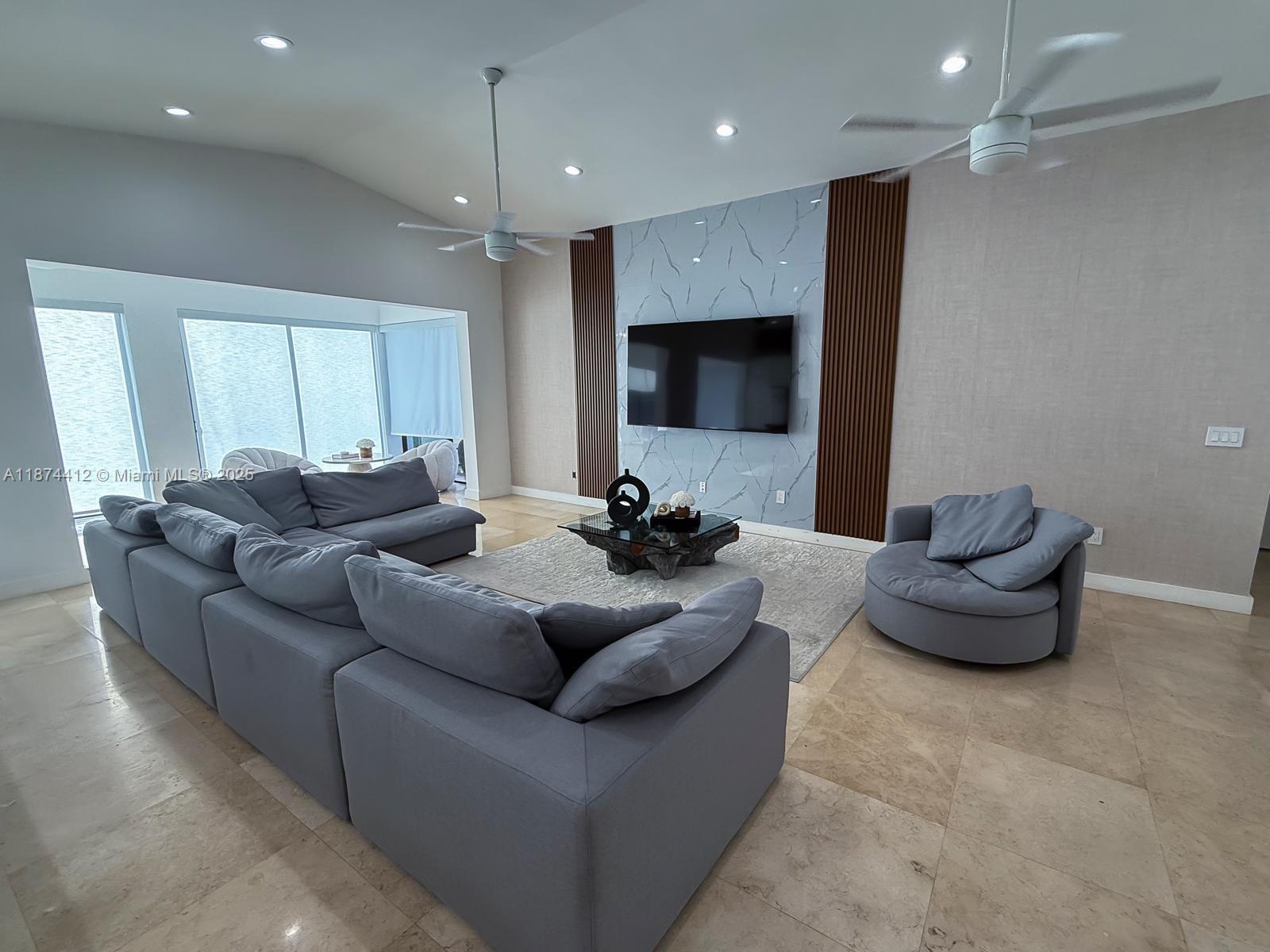 SWEETWATER ESTS SUB - Residential