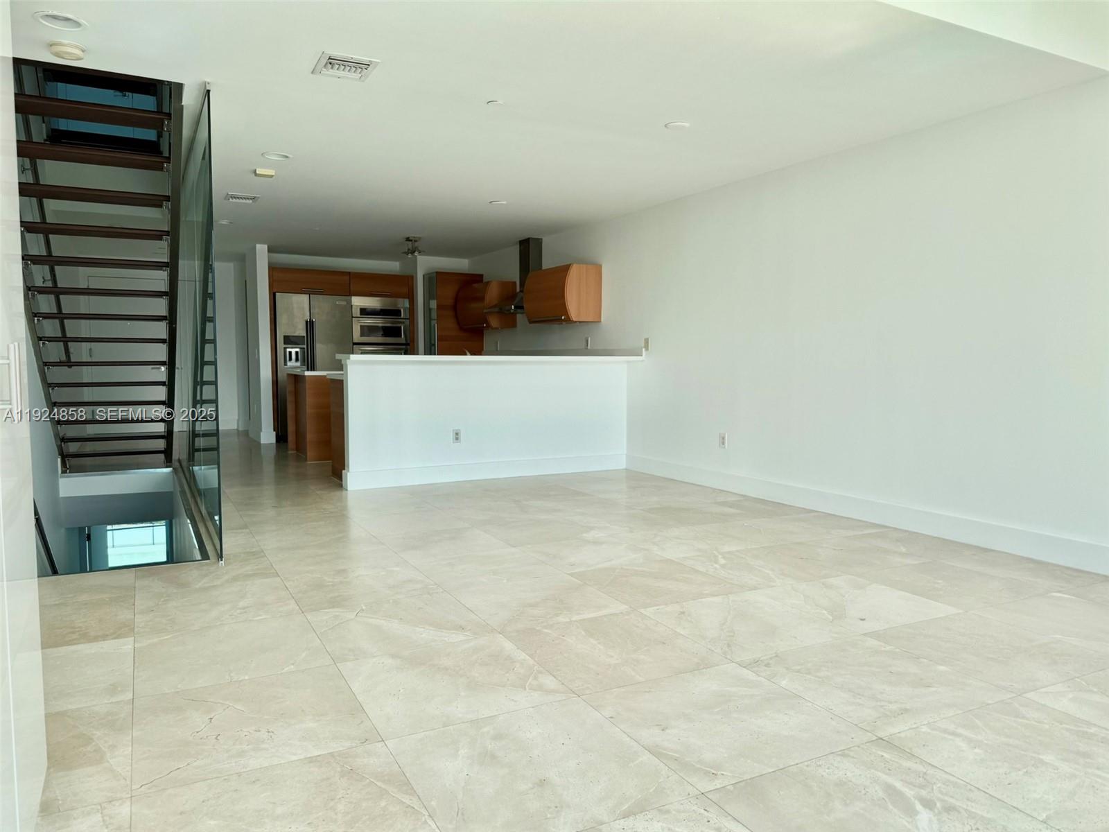 2950 NE 188th St 525