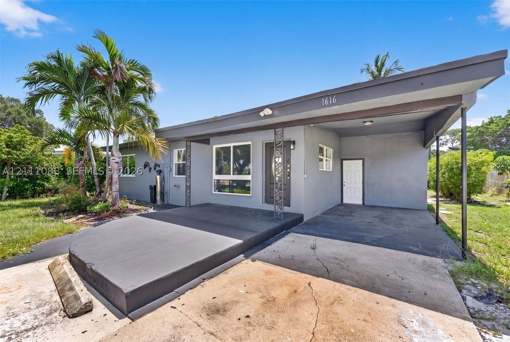 Photo of 1616 SW 9th St, Fort Lauderdale, FL 33312 (MLS # A12111083)