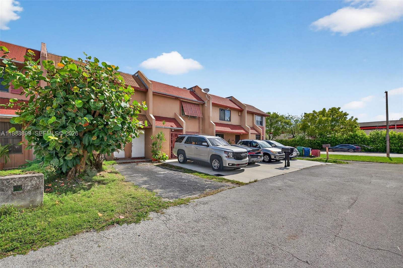 LESLIE ESTATES SEC SEVEN - Residential