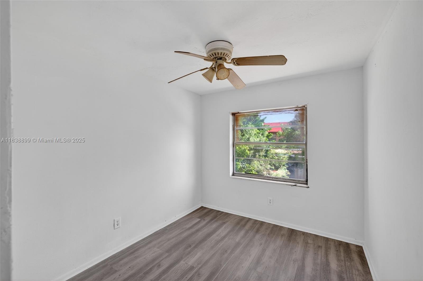 LESLIE ESTATES SEC SEVEN - Residential