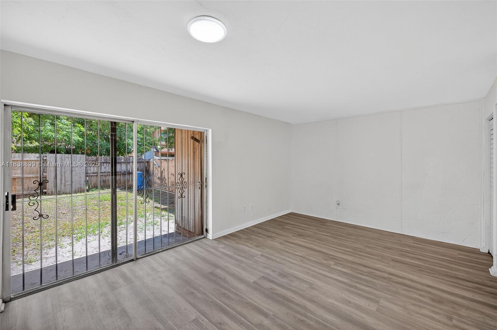 LESLIE ESTATES SEC SEVEN - Residential