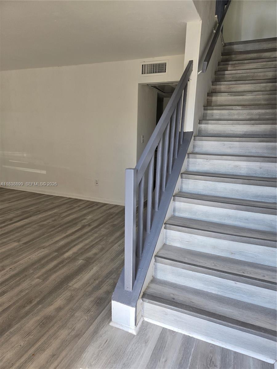 LESLIE ESTATES SEC SEVEN - Residential