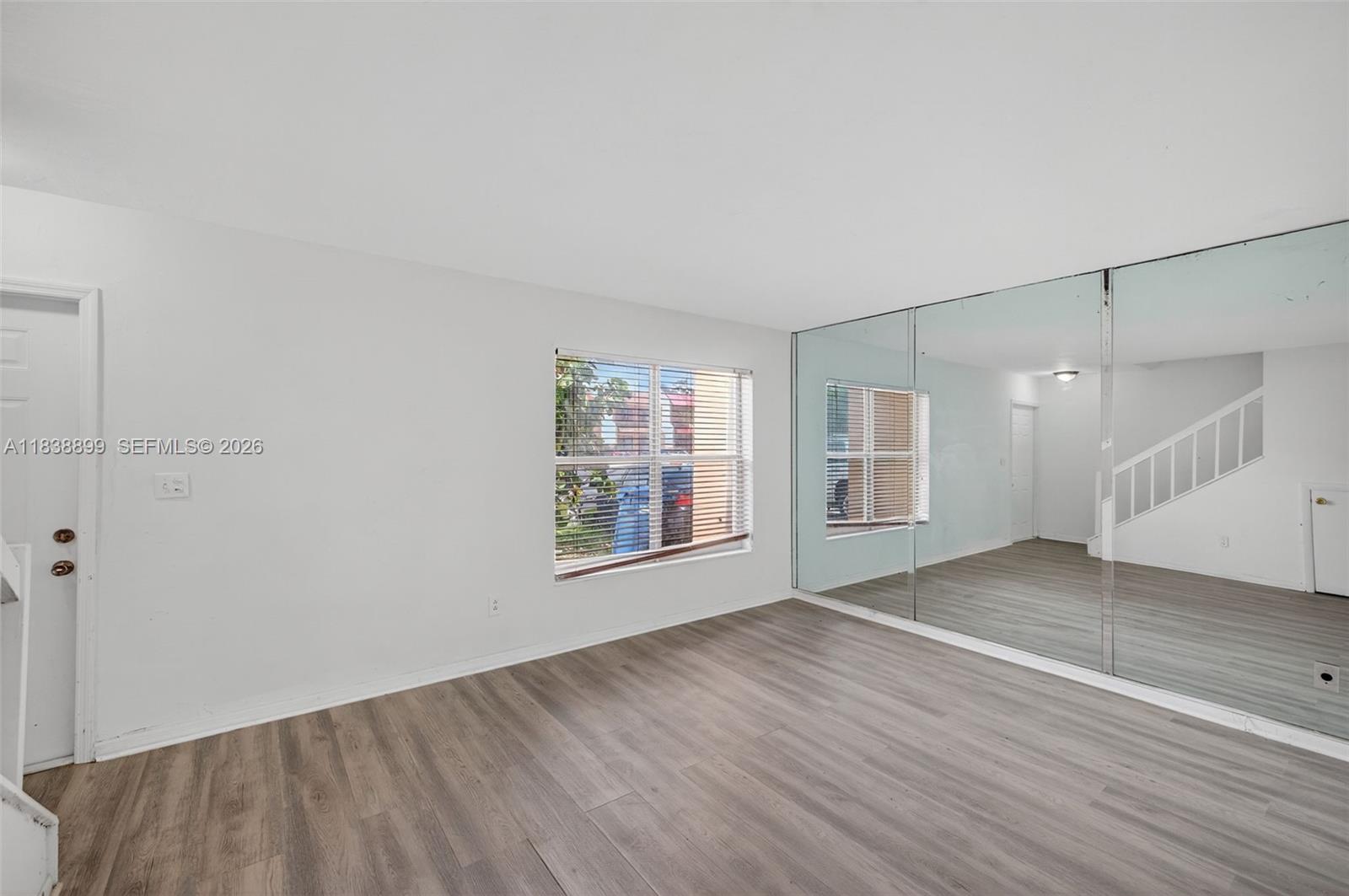 LESLIE ESTATES SEC SEVEN - Residential