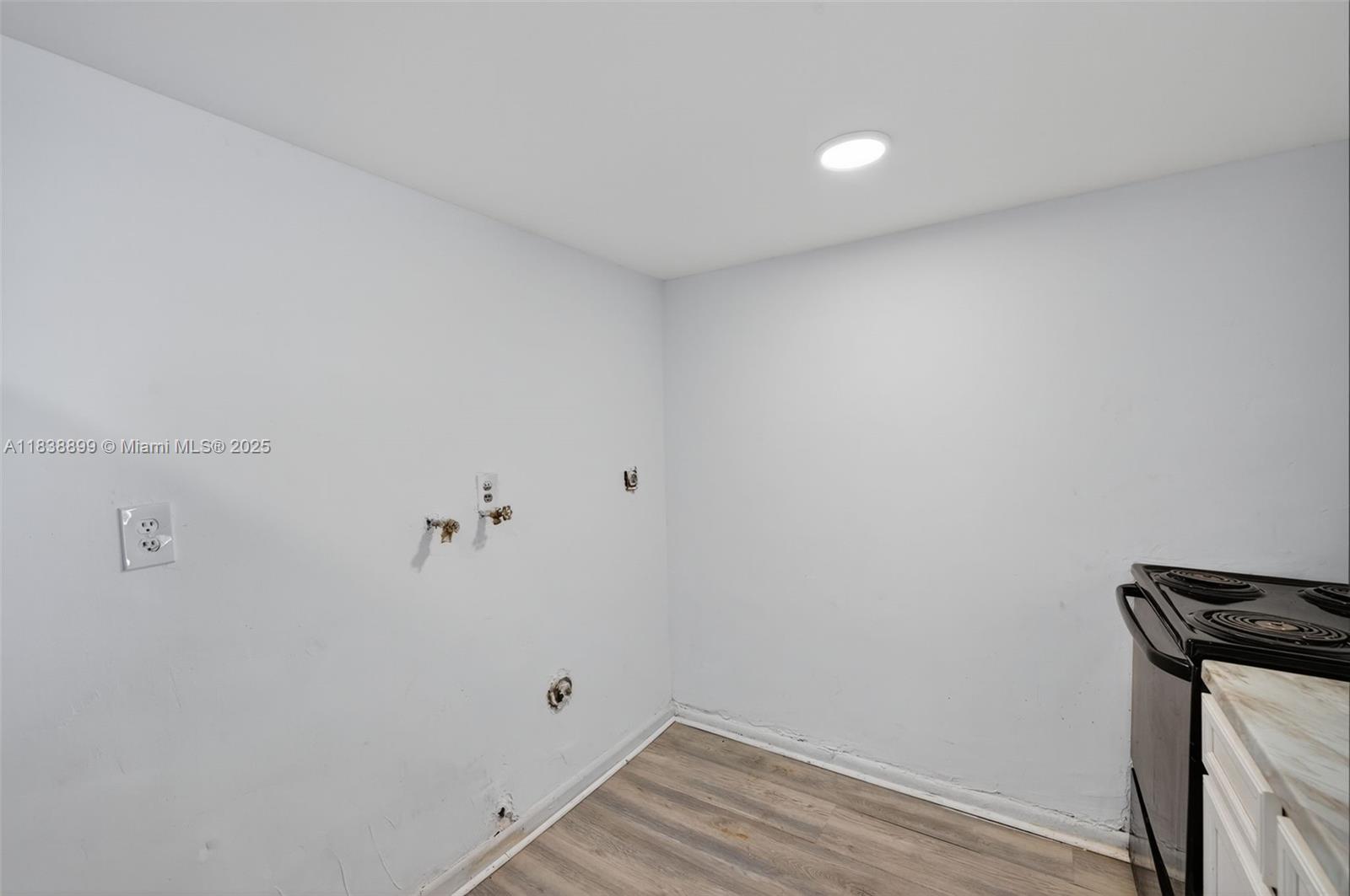 LESLIE ESTATES SEC SEVEN - Residential