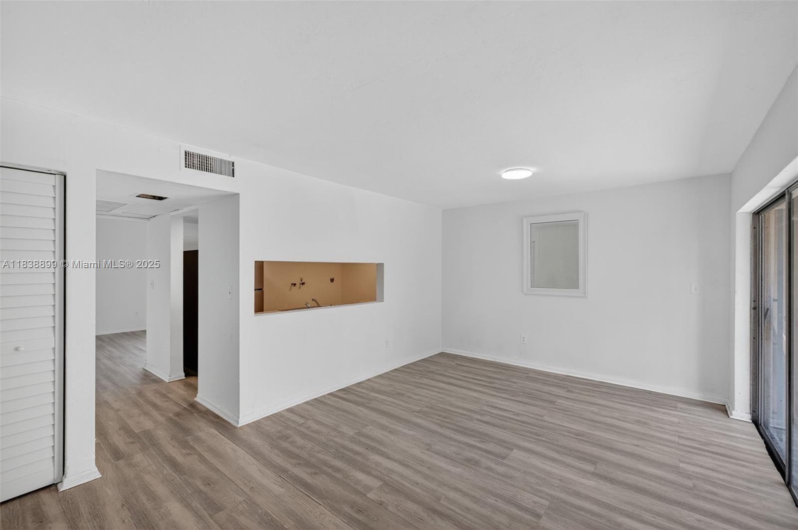 LESLIE ESTATES SEC SEVEN - Residential