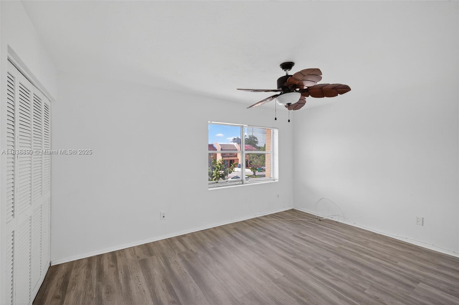 LESLIE ESTATES SEC SEVEN - Residential