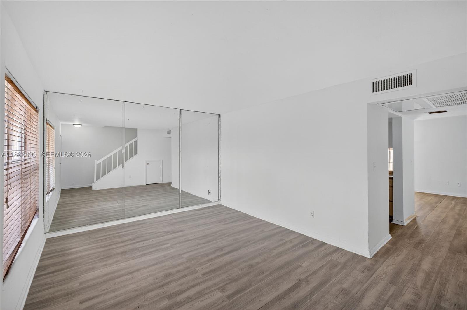 LESLIE ESTATES SEC SEVEN - Residential