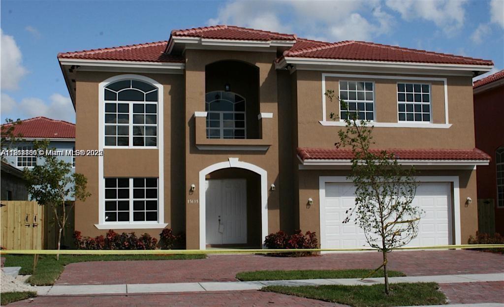 Beautiful NEWLY constructed elegant and contemporary 5 bedroom /3 bathroom home. Grand 14ft ceiling. Dazzling
porcelain floors, featuring modern touches, top of the line appliances, walk-in closets, no details were spared. This
a family-friendly enclave in an ideal location near the FL Turnpike, restaurants, shopping outlets and A+ school.
AVAILABLE OCTOBER 1ST, 2025. Welcome section 8 Tenants