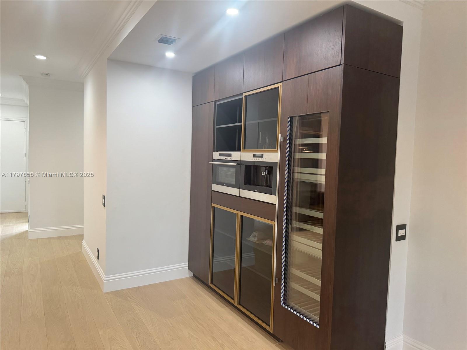 BEACH WAY HEIGHTS UNIT - Residential Lease