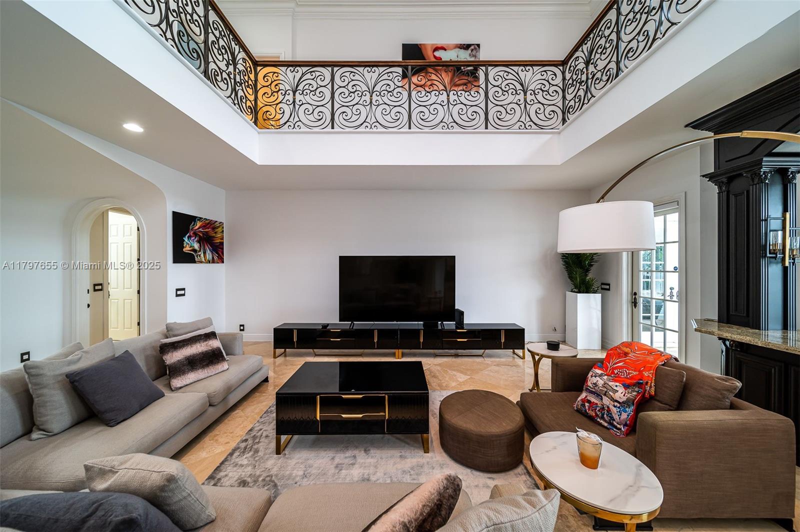 BEACH WAY HEIGHTS UNIT - Residential Lease