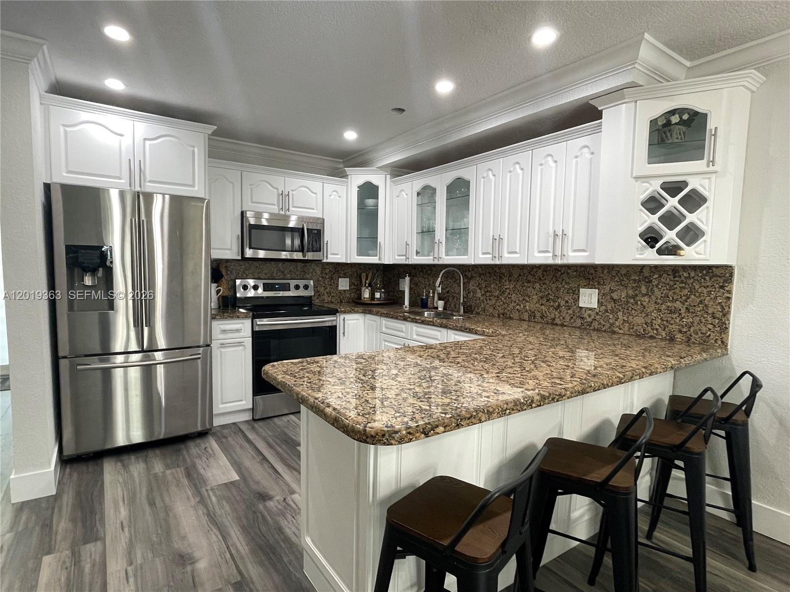 PALM SPRINGS VILLAS 3RD A - Residential