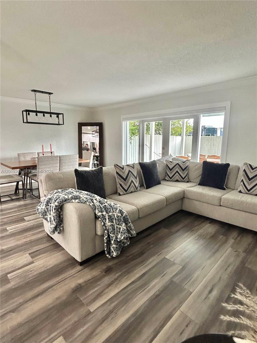 PALM SPRINGS VILLAS 3RD A - Residential