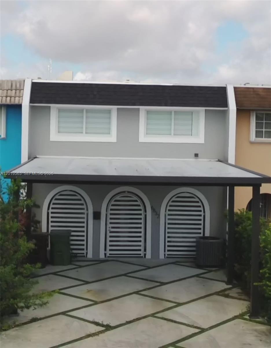 PALM SPRINGS VILLAS 3RD A - Residential