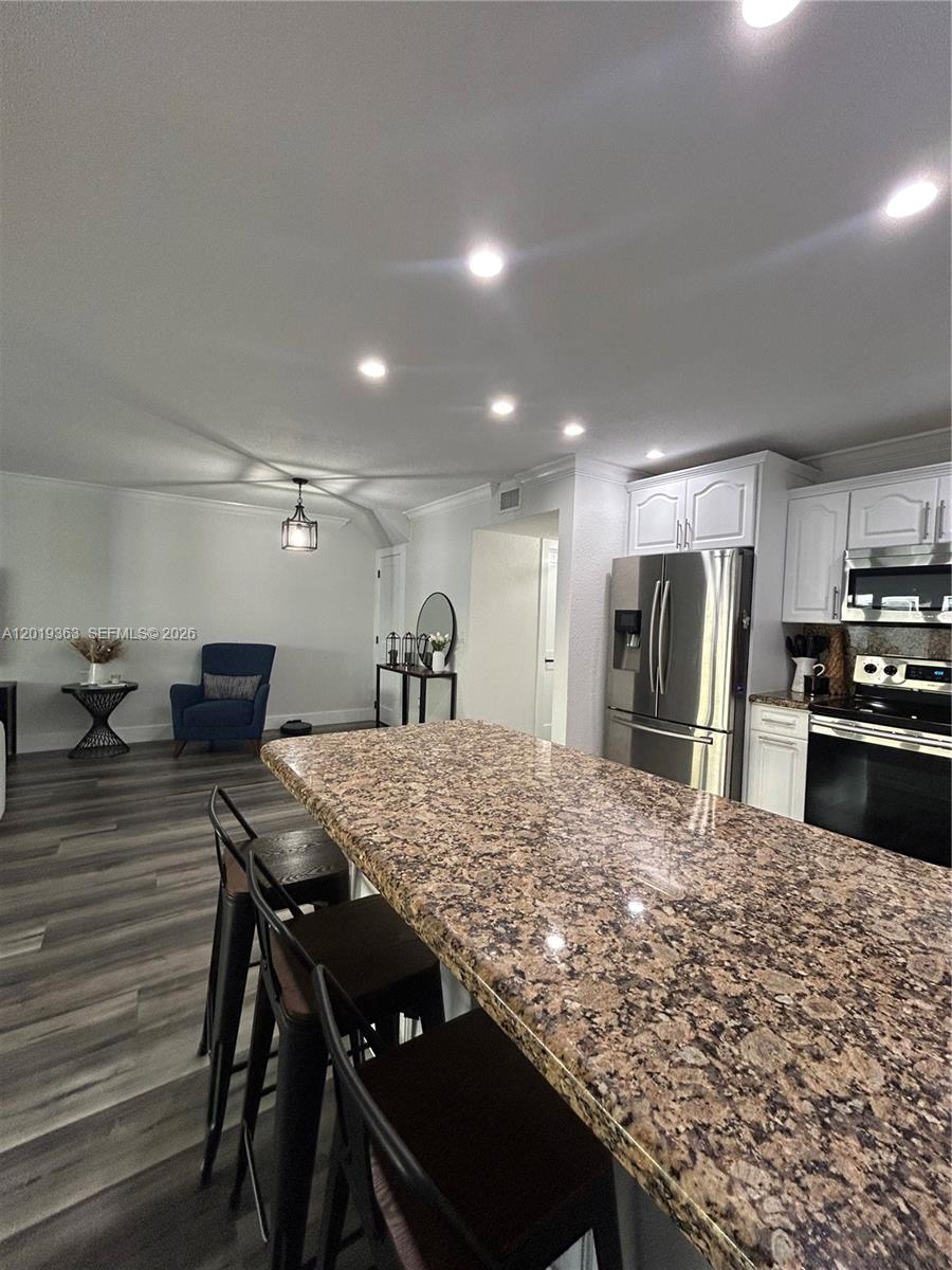 PALM SPRINGS VILLAS 3RD A - Residential