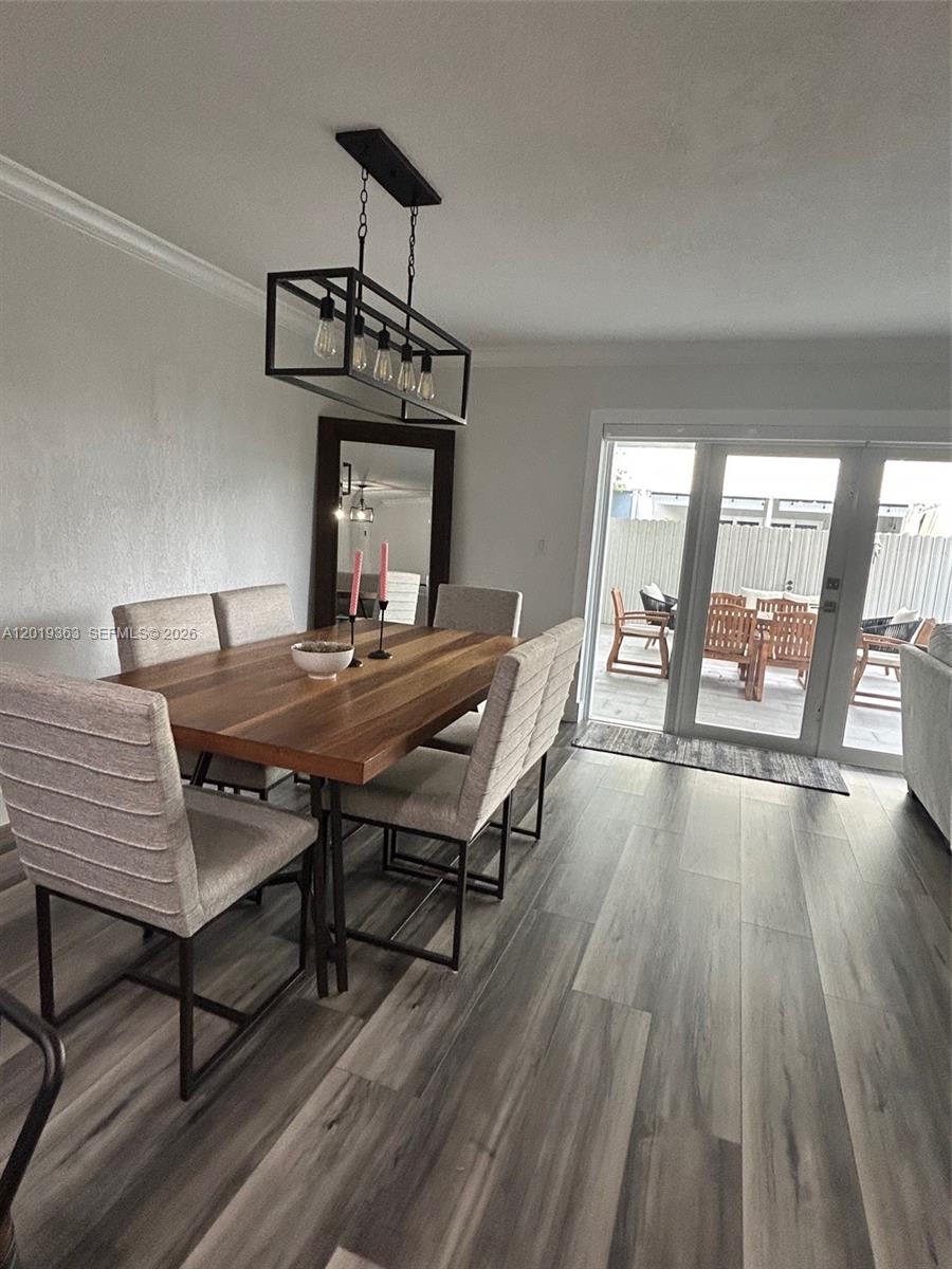 PALM SPRINGS VILLAS 3RD A - Residential