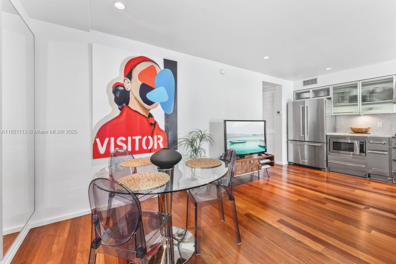 1601 West Ave 105