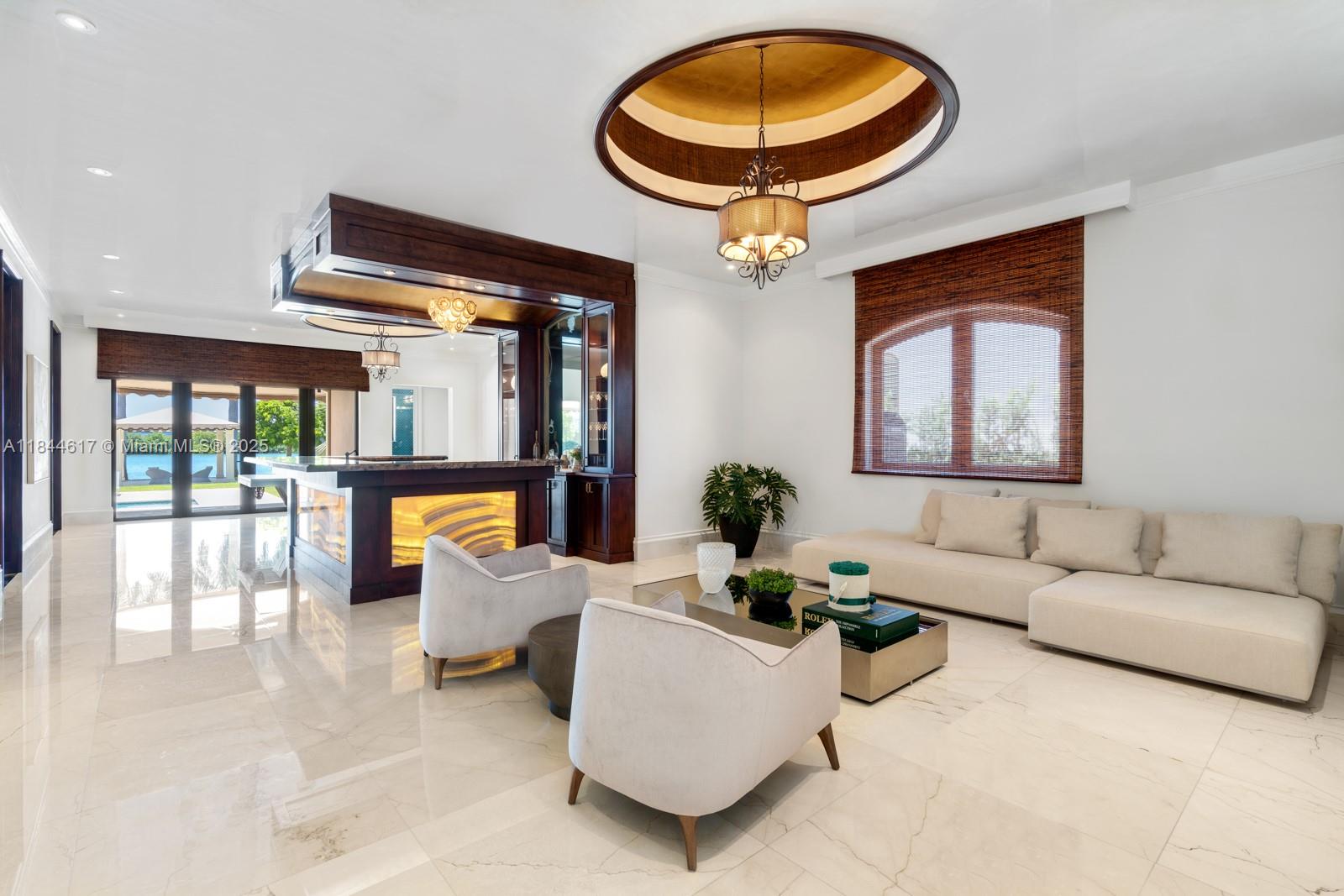 198 Palm Ave