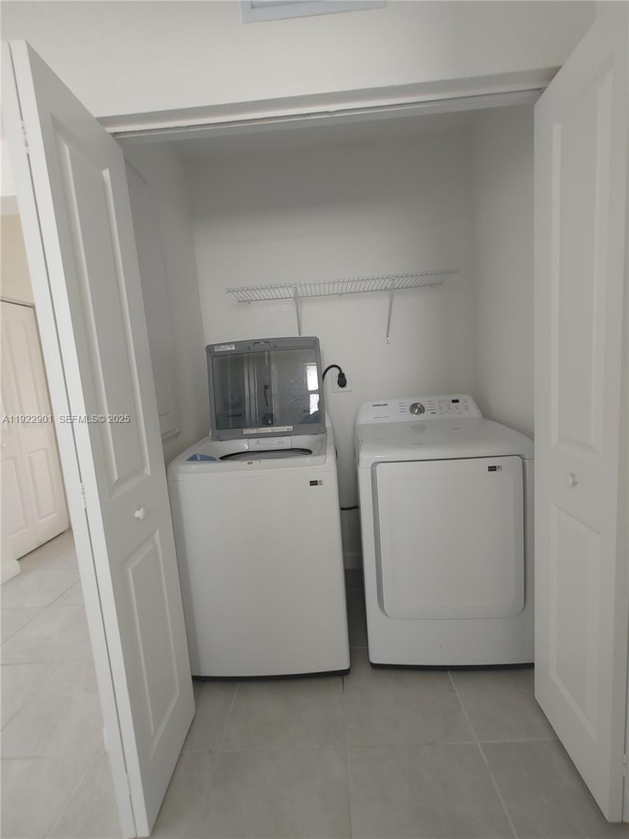 KEYS GATE RESIDENTIAL - Residential Lease