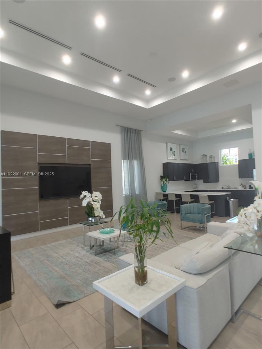KEYS GATE RESIDENTIAL - Residential Lease