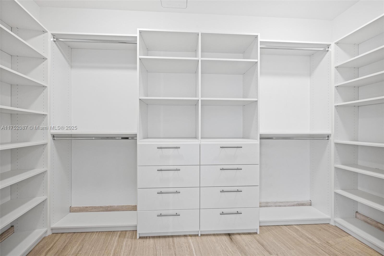 18555 COLLINS AVENUE COND - Residential