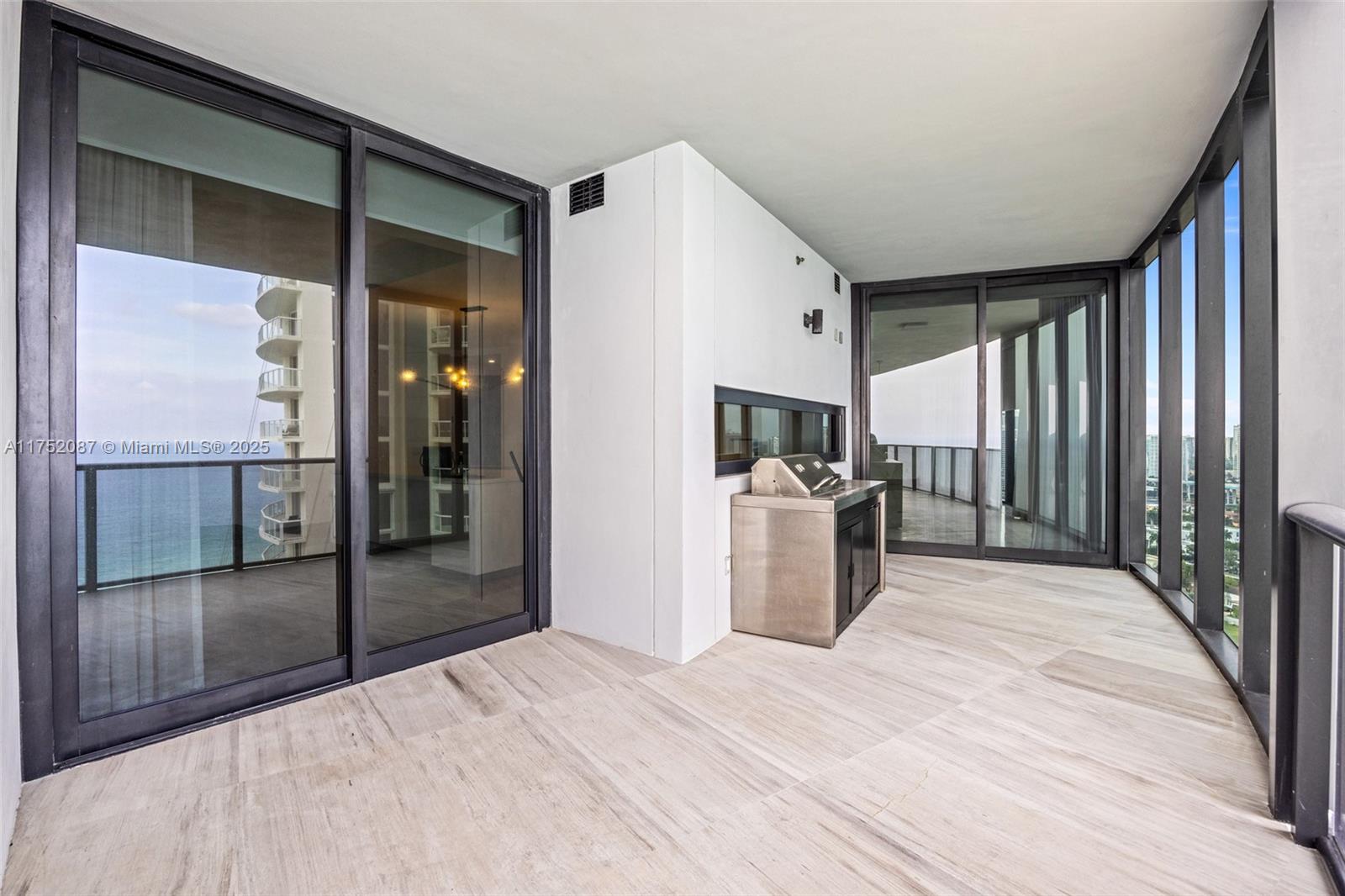 18555 COLLINS AVENUE COND - Residential
