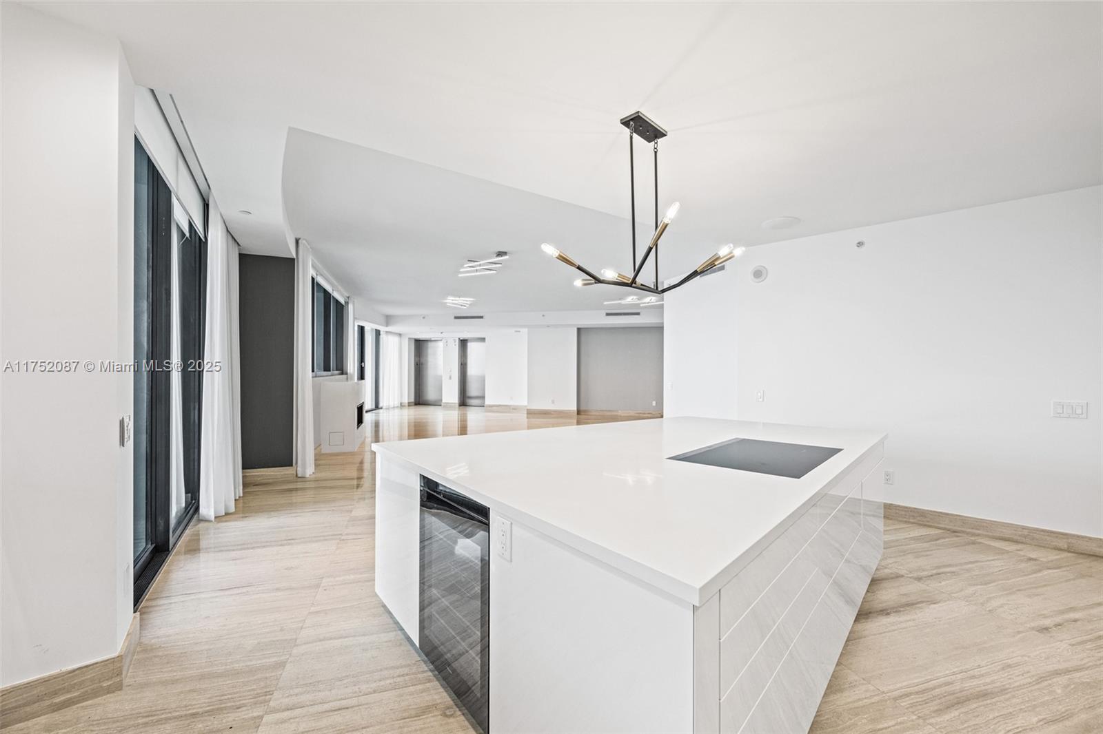 18555 COLLINS AVENUE COND - Residential