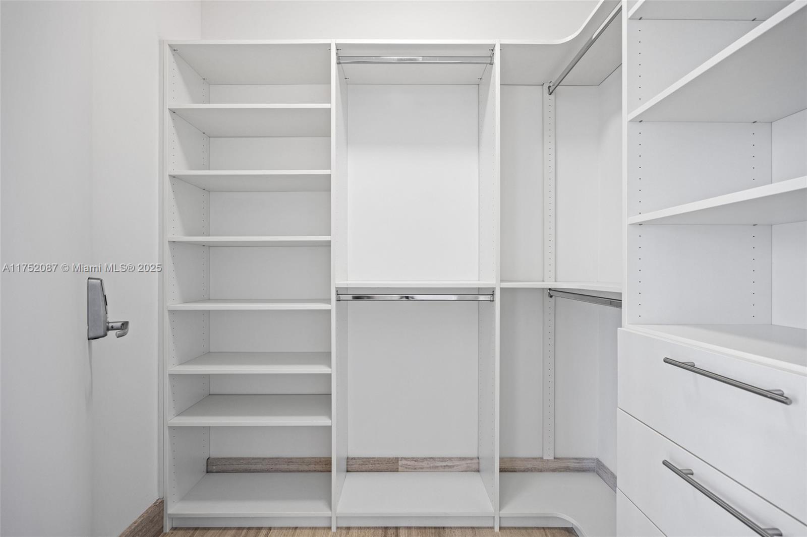 18555 COLLINS AVENUE COND - Residential