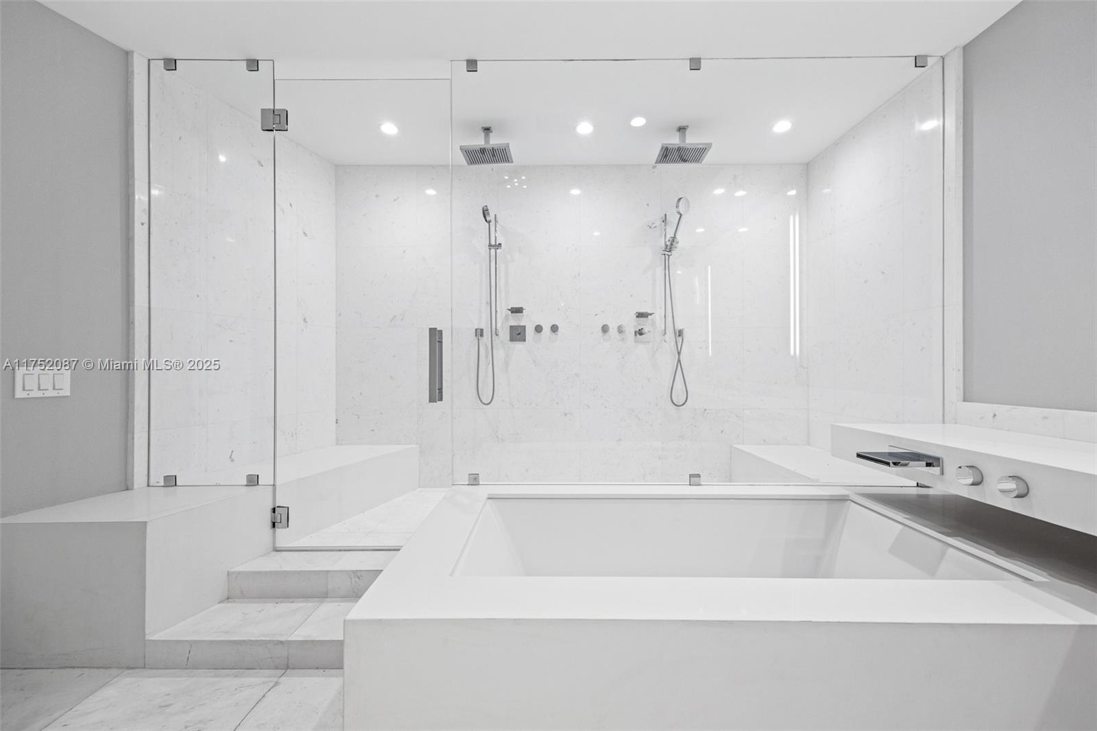 18555 COLLINS AVENUE COND - Residential