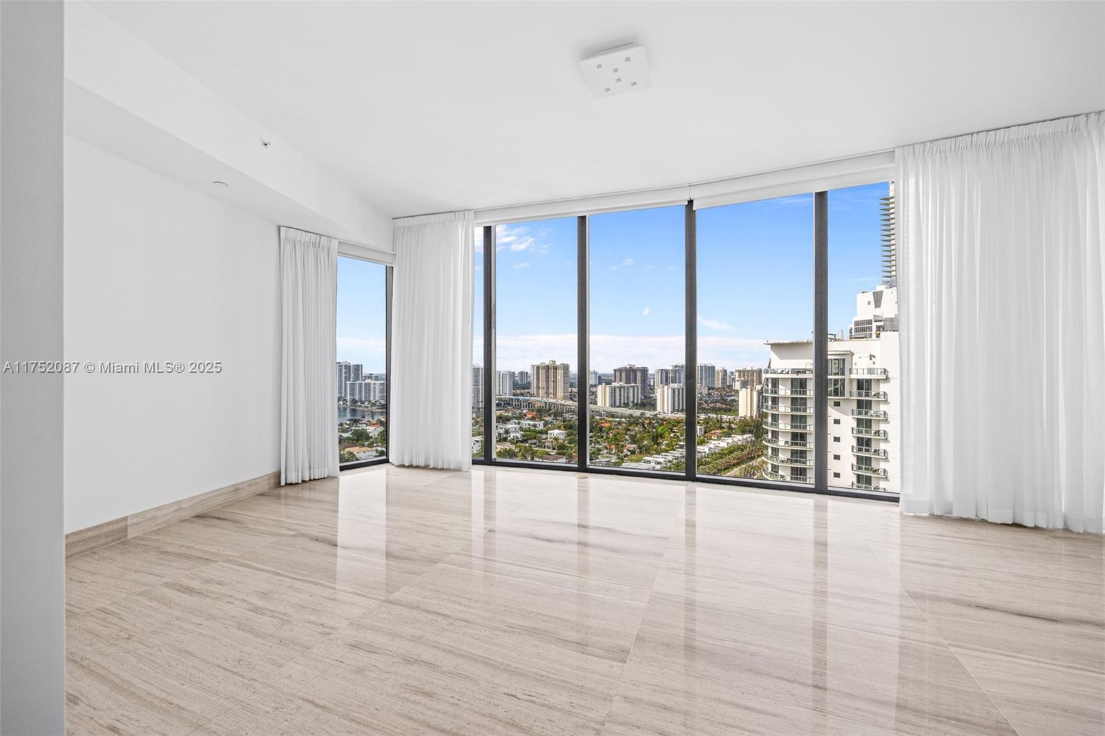 18555 COLLINS AVENUE COND - Residential