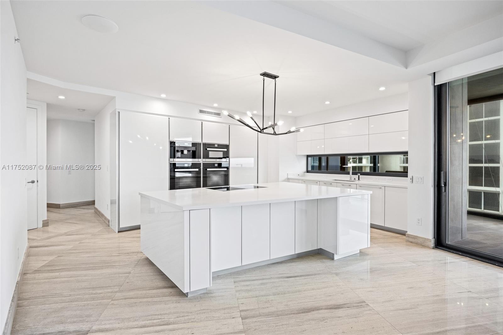 18555 COLLINS AVENUE COND - Residential