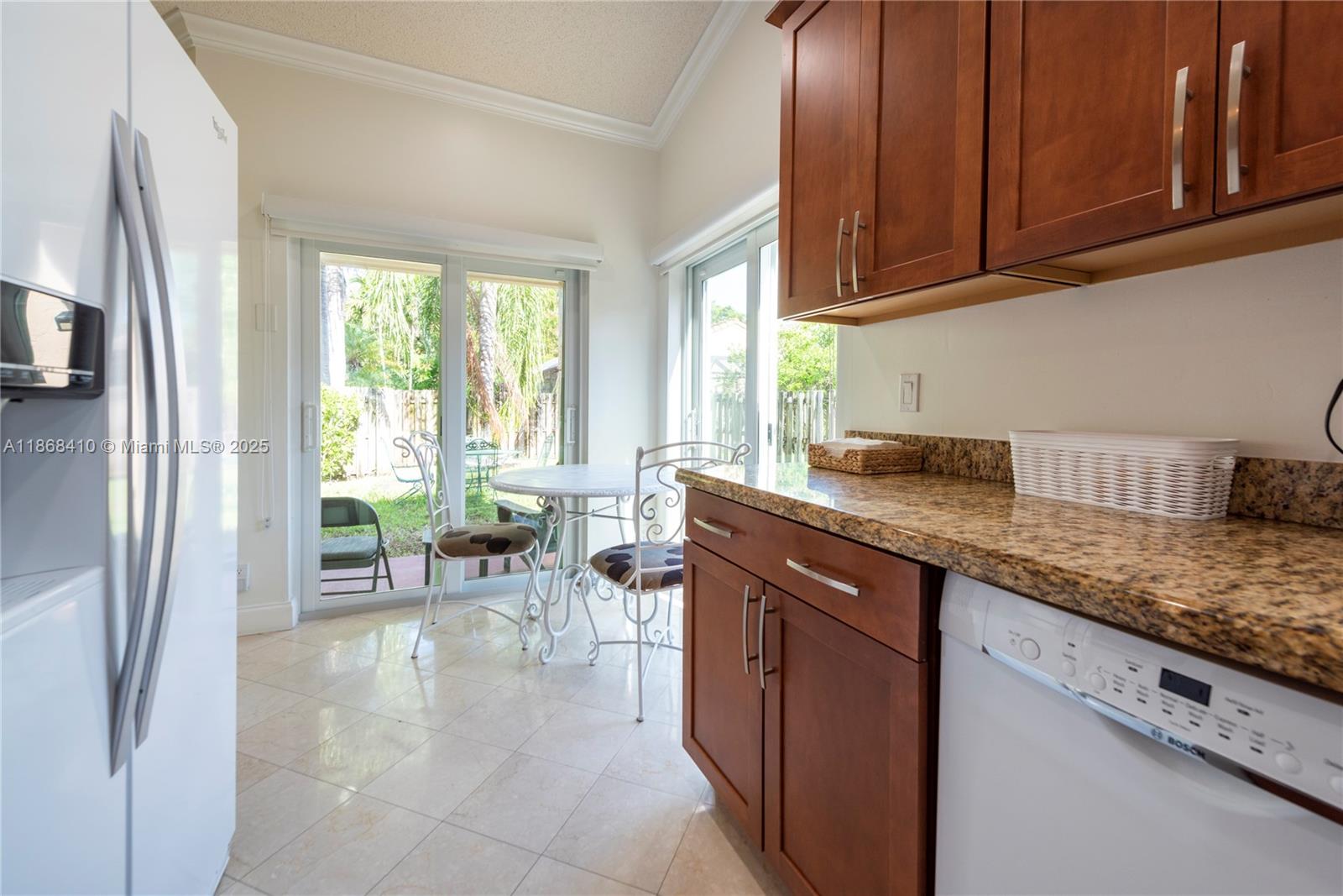 COUNTRY ISLES GARDEN HOME - Residential