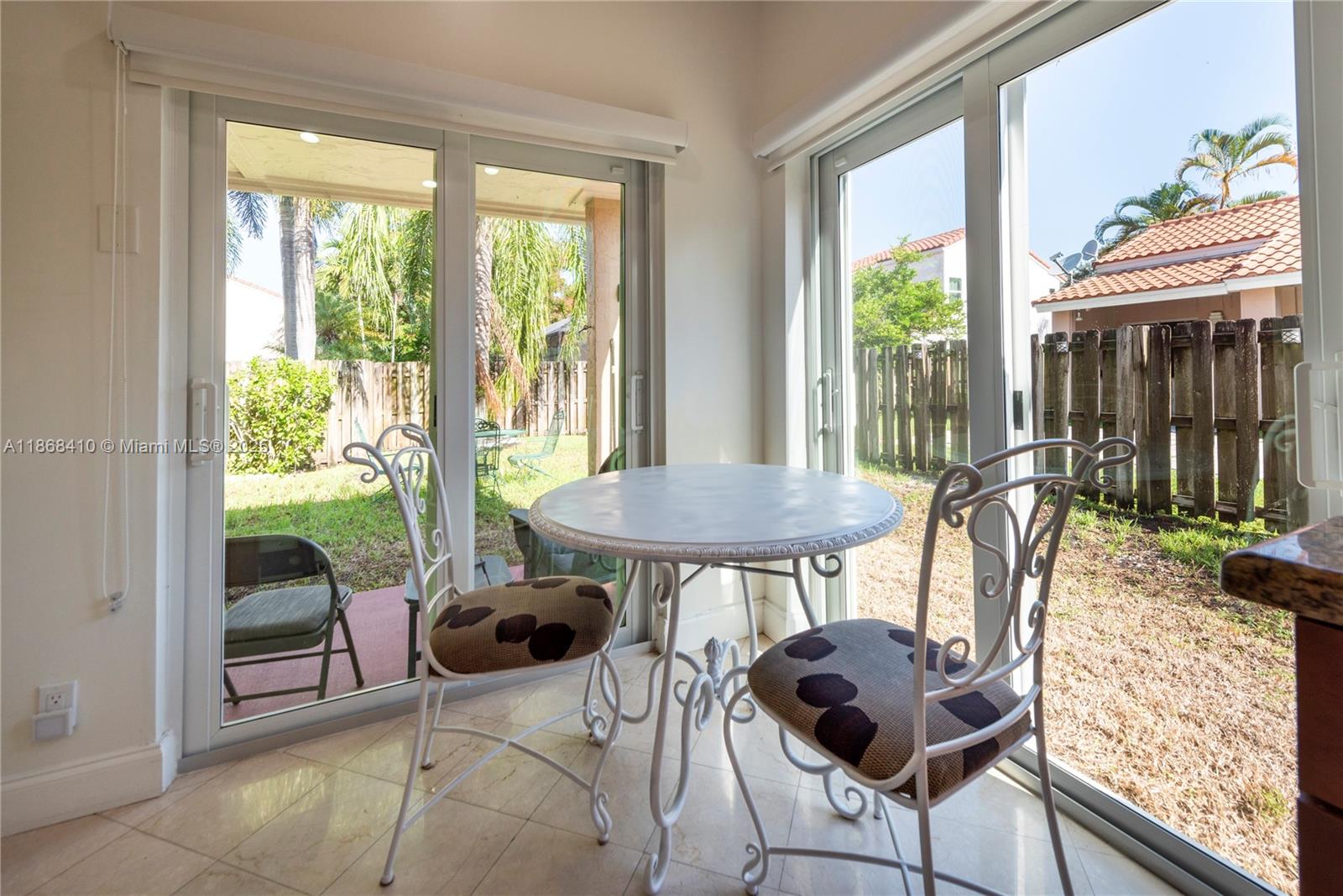 COUNTRY ISLES GARDEN HOME - Residential