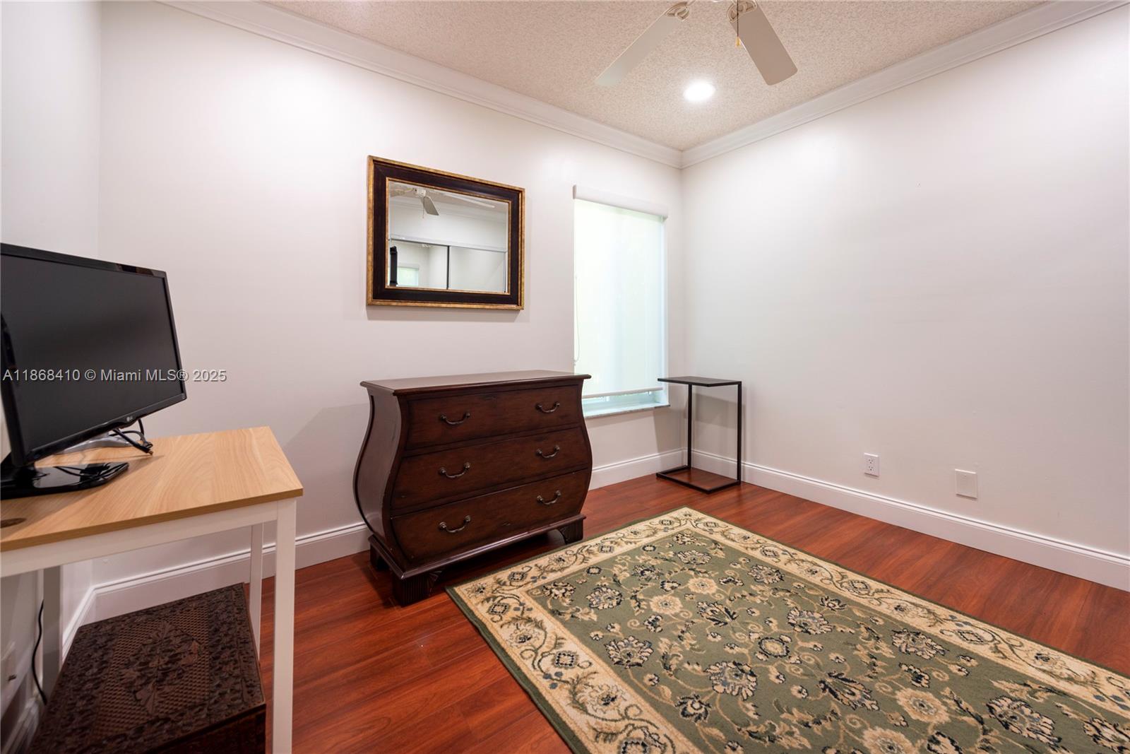 COUNTRY ISLES GARDEN HOME - Residential