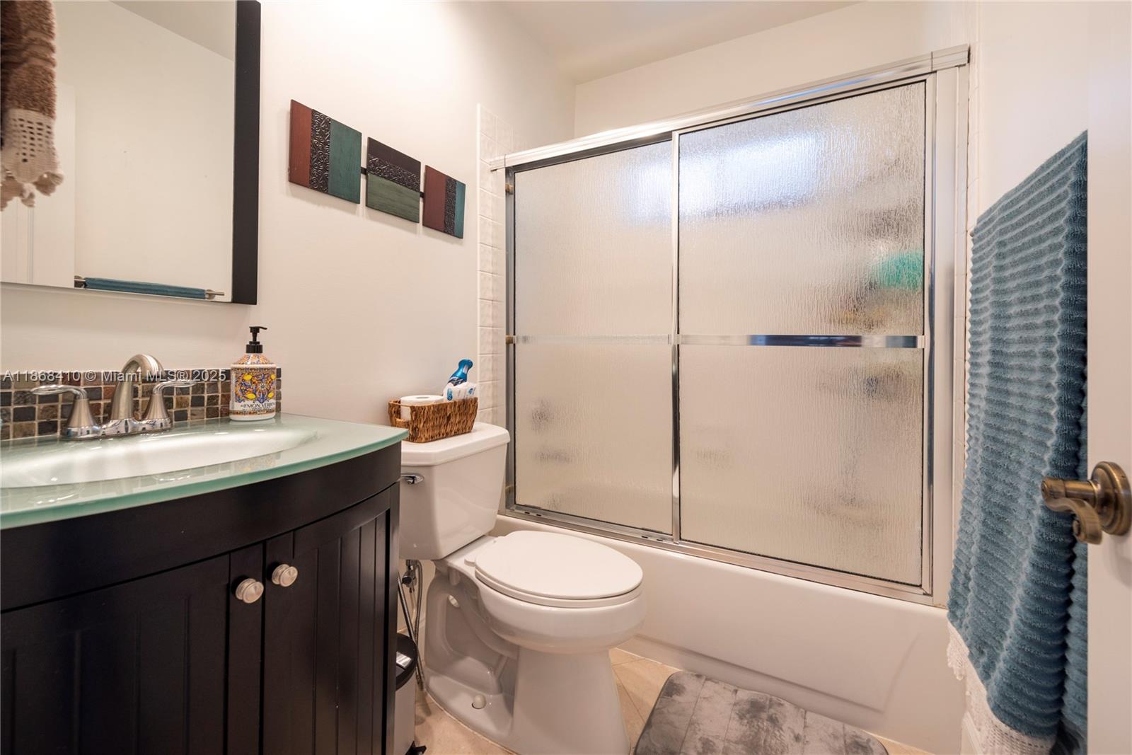 COUNTRY ISLES GARDEN HOME - Residential