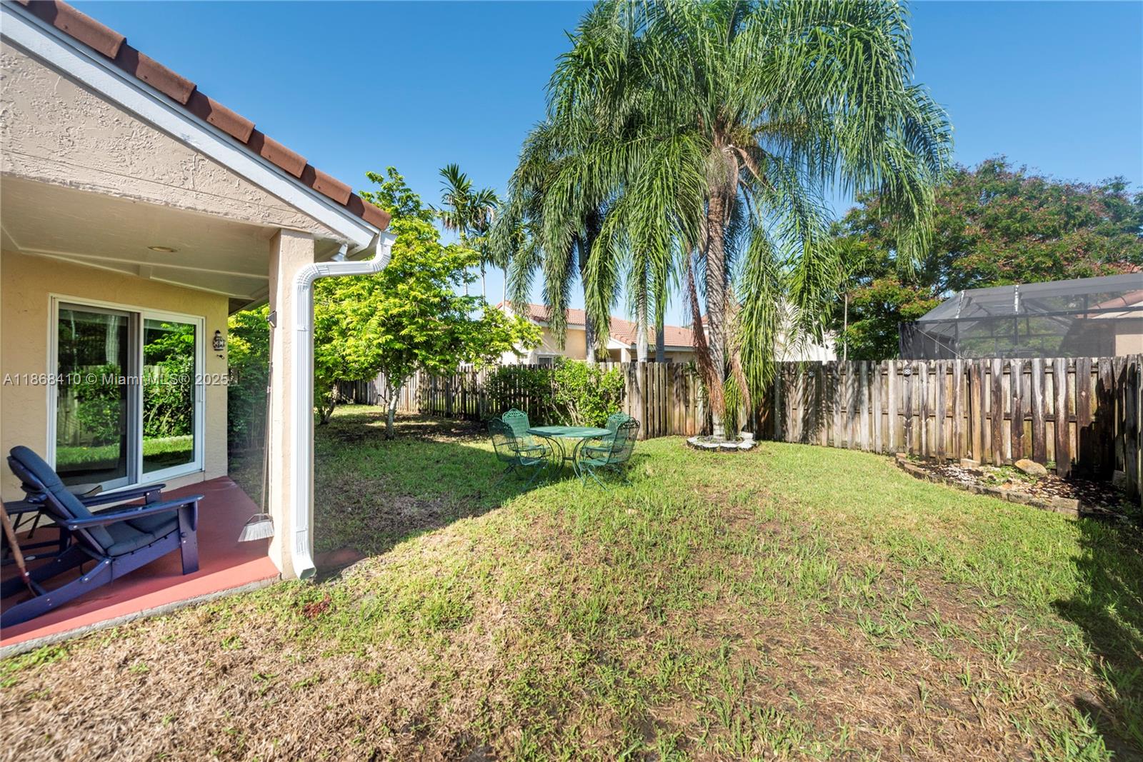 COUNTRY ISLES GARDEN HOME - Residential