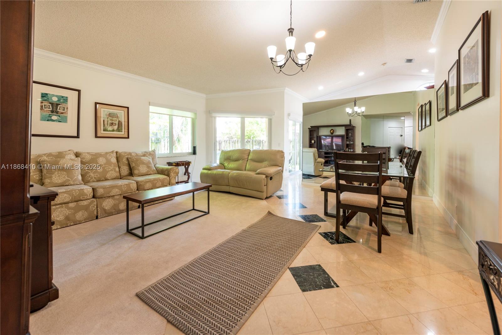 COUNTRY ISLES GARDEN HOME - Residential