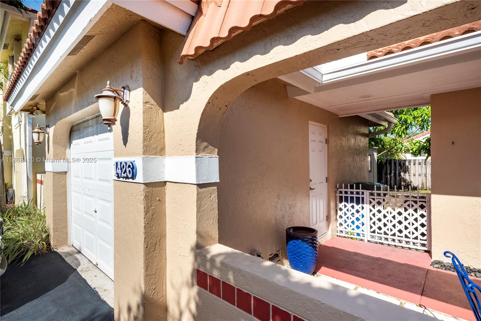 COUNTRY ISLES GARDEN HOME - Residential