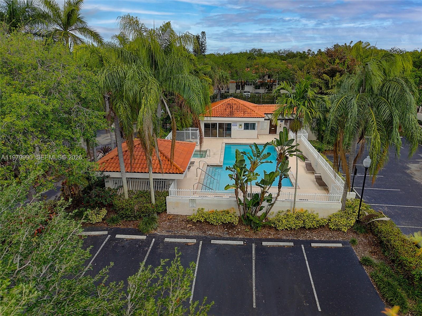 SUNSET ON THE PARK SEC 1 - Residential