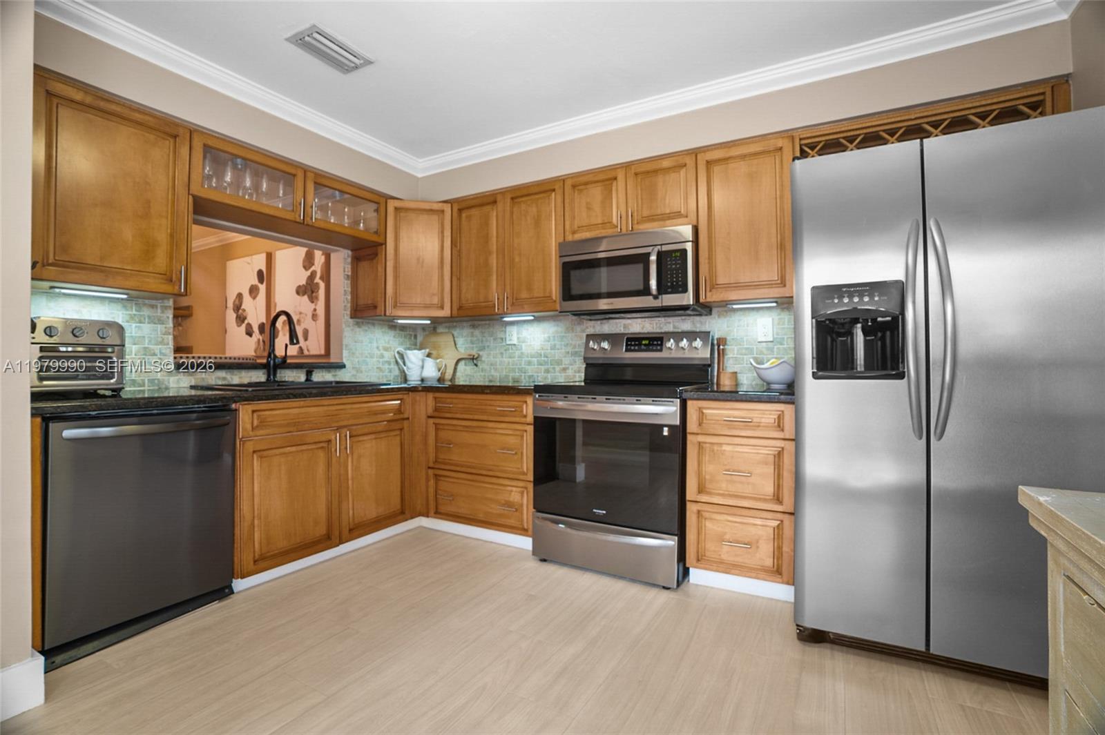 SUNSET ON THE PARK SEC 1 - Residential