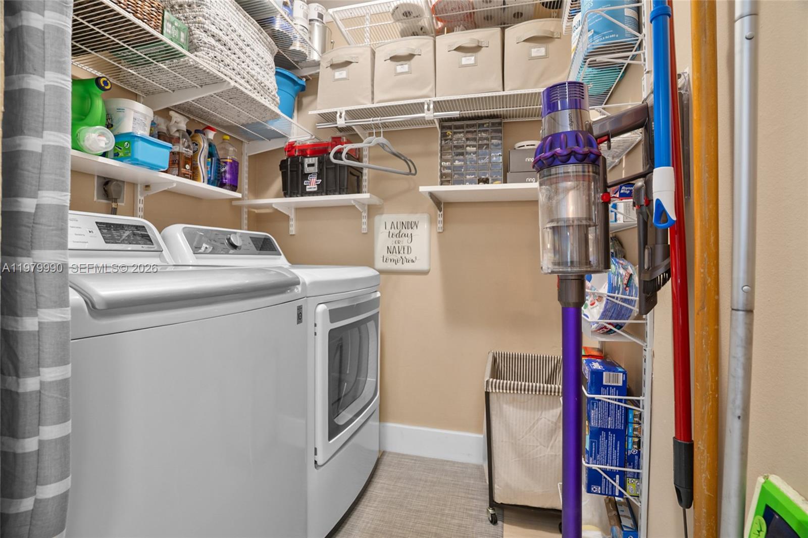 SUNSET ON THE PARK SEC 1 - Residential