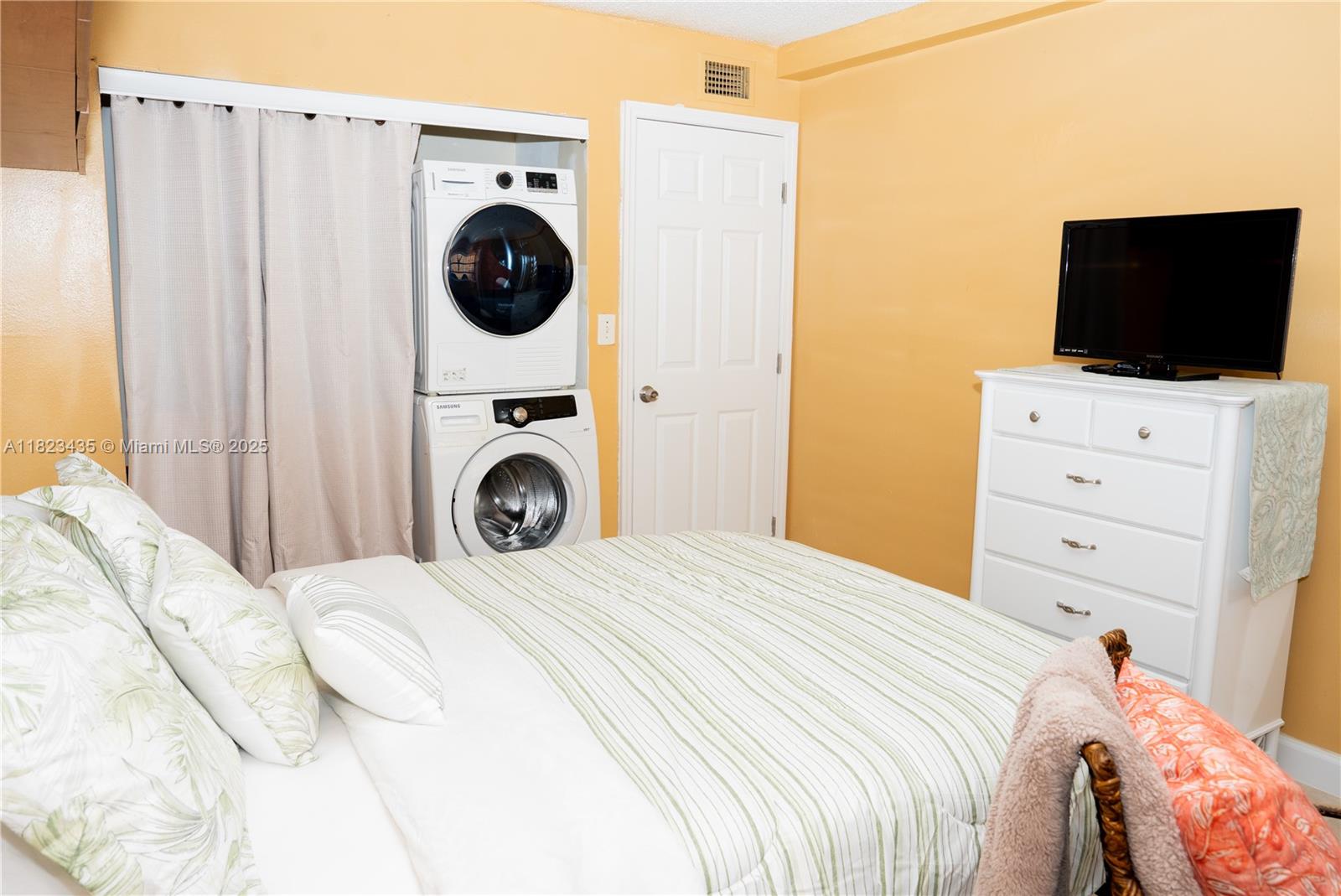 VILLA BISCAYA JARDINES CO - Residential