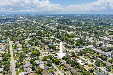 Tiny photo for 541 SW 38th Ave, Fort Lauderdale, FL 33312 (MLS # A12005258)